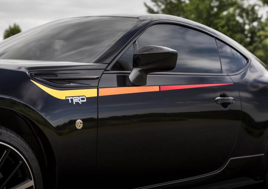 Детали экстерьера Toyota GT 86 TRD Special Edition 2018 года  (NA) (фото 3 из 40)